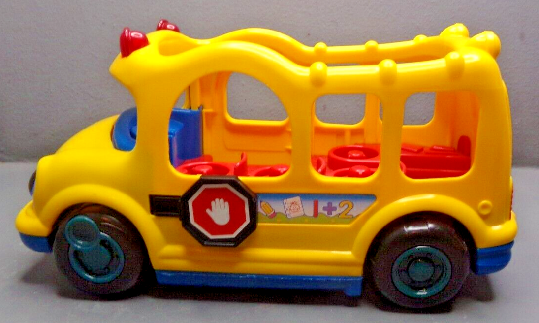FISHER PRICE LITTLE PEOPLE 2005 SCHOOL BUS LIGHTS AND SOUNDS WORK