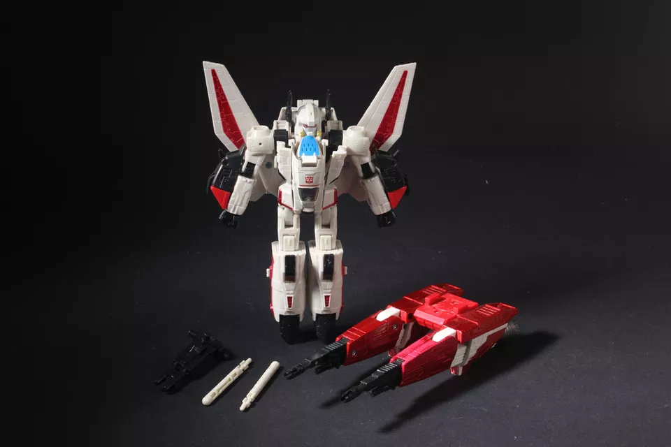 Takara Tomy Transformers Cybertron Con 2013 Henkei Jetfire Figure 100% Authentic - Image 3 of 4