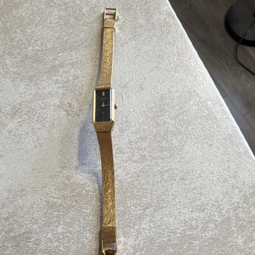 Seiko Vintage Women's Gold Rectangle Quartz Wristwatch Black Dial Bracelet