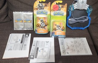 2x Skylanders Figure Kickoff Countdown Portal 2x Poster And 2x Pack Of Cards