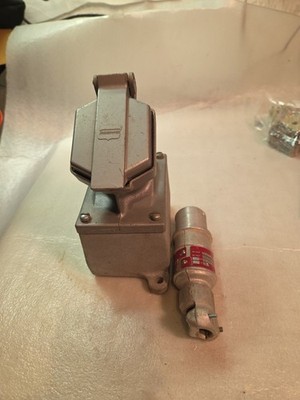 EATON CORPORATION CPS152 201 / CPS152201 Plus CPP416 PLUG look At Pictures 