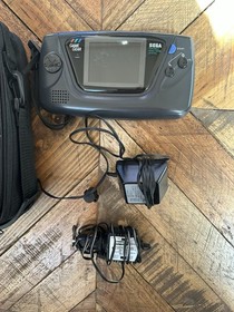 SEGA Game Gear Handheld Cartridge Gaming Console in Black 2110 W/case Handy Plug