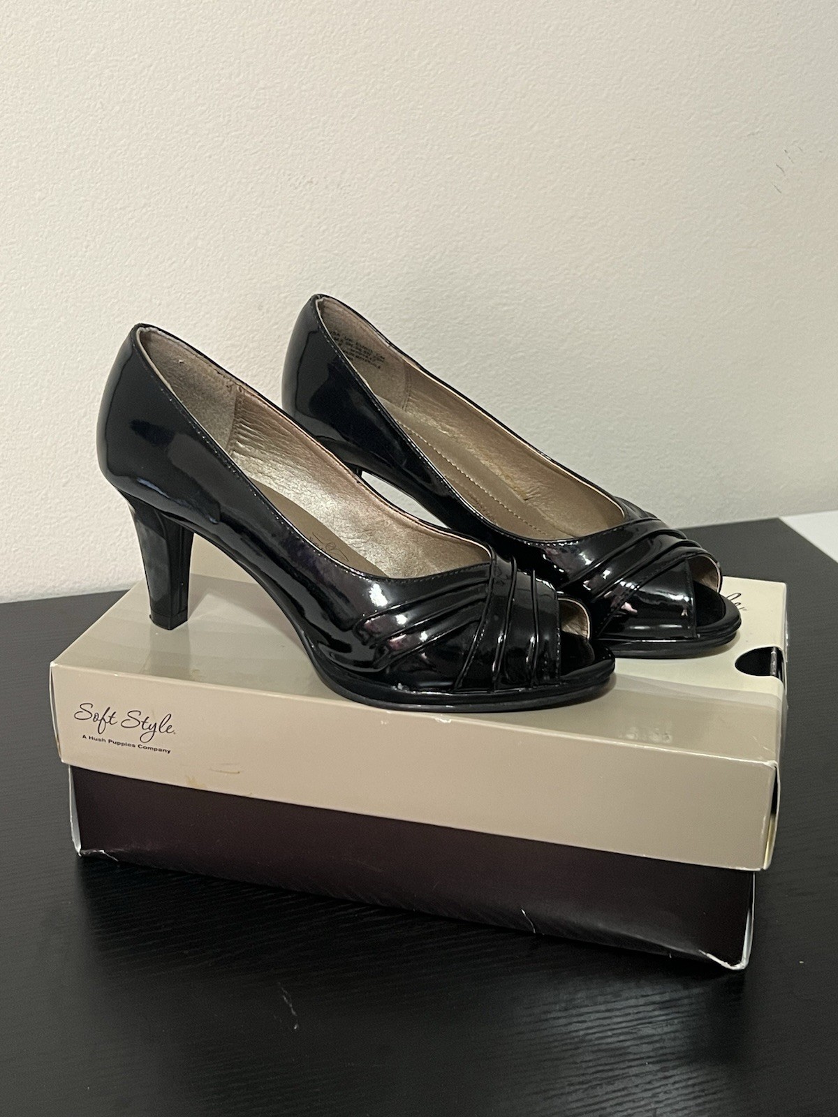 Soft Style Women’s Black Patent Leather Peep Toe Block Heel Pumps Slip On 7.5M