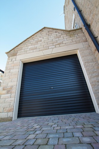 Gliderol Roller Shutter Garage Door 2286mm x 2135mm (7ft6" wide x 7ft high) - Picture 3 of 37