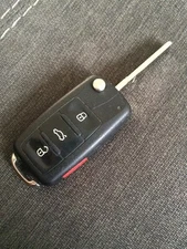 VOLKSWAGEN VW UNCUT KEY FOB OEM REMOTE KEYLESS ENTRY TRANSMITTER 5K0 837 202 AE
