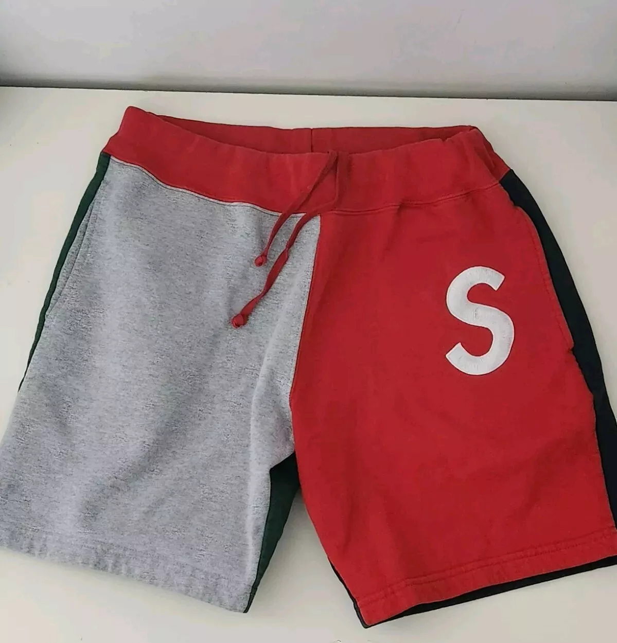 SS19 Supreme S Logo Colorblock Sweatshort Rosso Grigio SMALL Shorts Sudare Corto