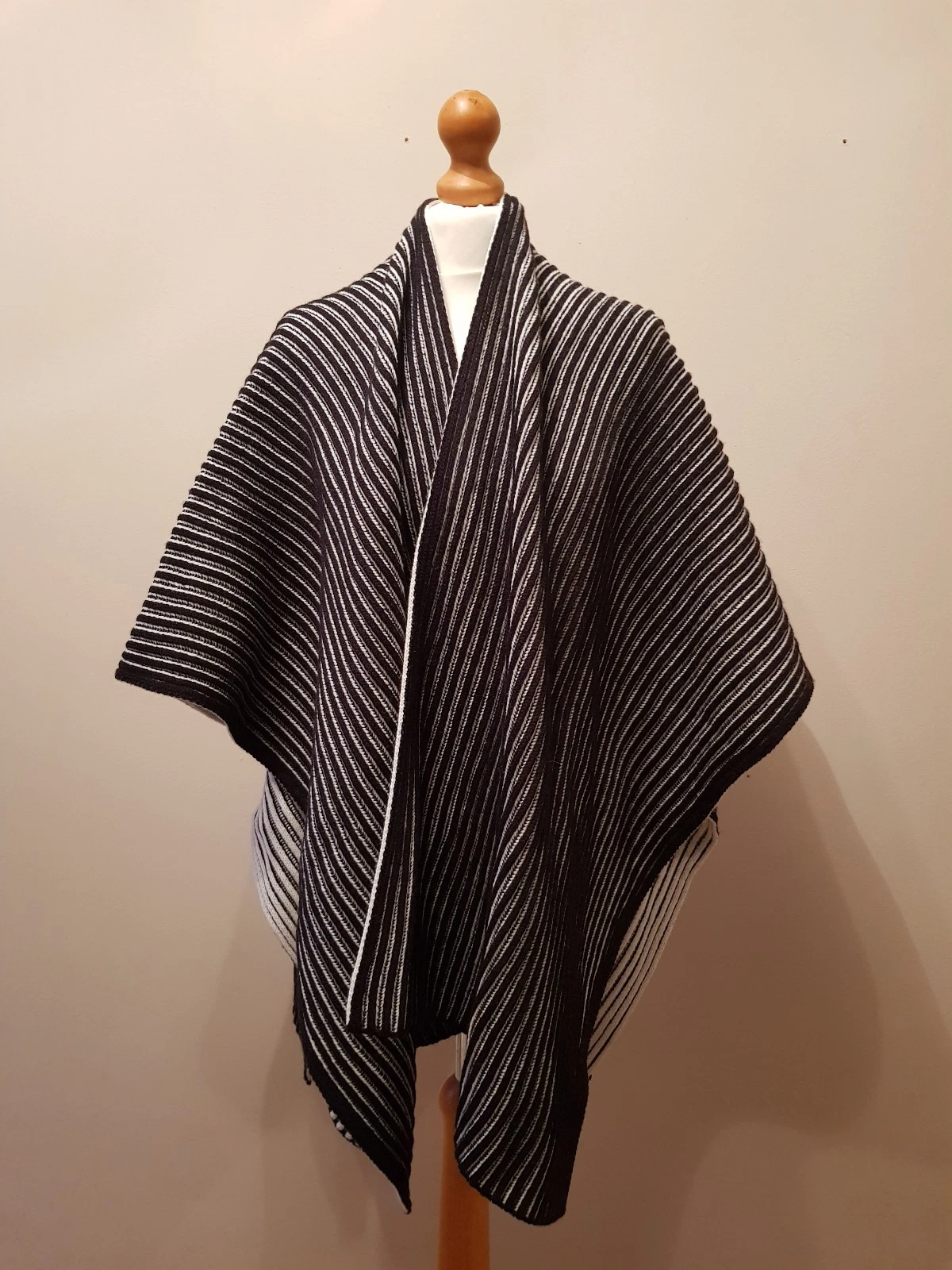 AllSaints Plaited Ruana Poncho One Size O/S BNWT
Opens in a new window or tab