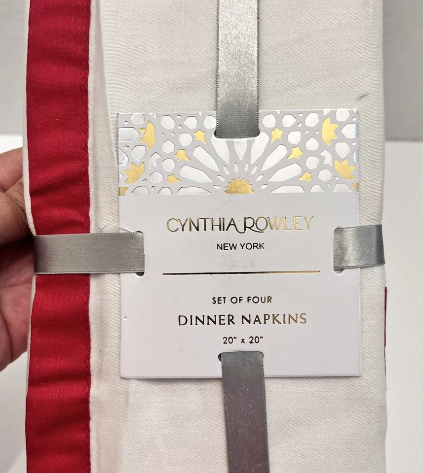 Cynthia Rowley Set Of 4 Dinner Fabric Napkins White Red Christmas Cotton 20X20 - Image 2 of 4