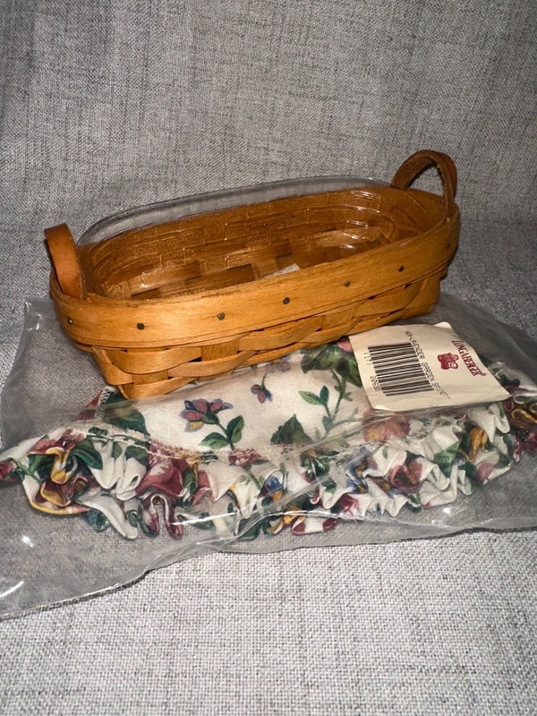1995 Longaberger LAVENDER Booking Basket with Liner