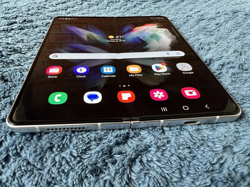 Samsung Galaxy Z Fold3 5G 256GB ( READ DESCRIPTION ) - image 2 of 4