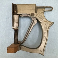 Vintage Red Devil DP2 Diamond Shape Window Glazing Point Driver Tool Frame