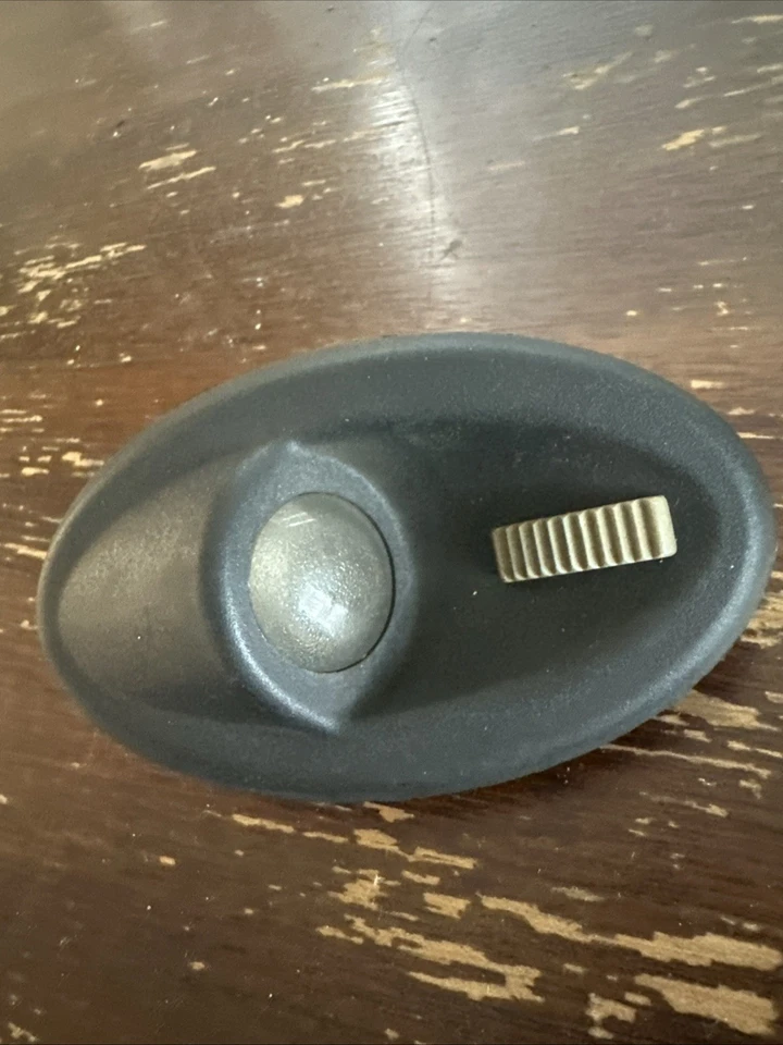 MERCEDES W116 450 SEL 1973-1980 TRASERO PASO DERECHO CÚPULA LUZ DE LECTURA LÁMPARA OEM Foto 2 de 4