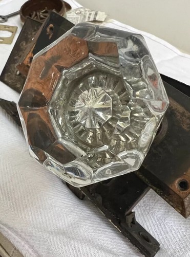 Antikes Corbin Riegelschloss & Skelettschlüssel mit Platten, Glasknopf & Metallknopf - Bild 18 von 20