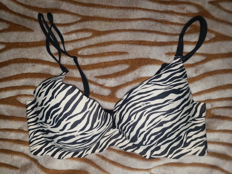 Victorias Secret Very Sexy Push-Up Seamless Bra Zebra Animal Print Size 34D 
