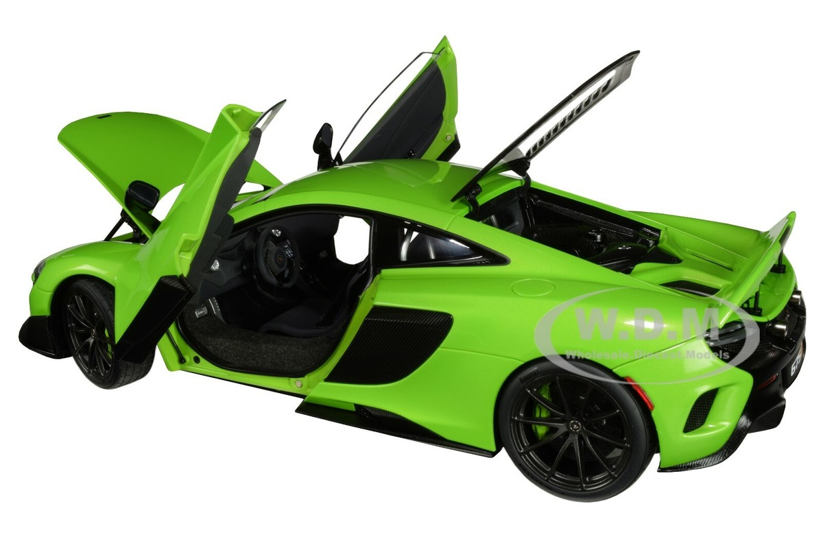 MCLAREN 675LT NAPIER GREEN WITH BLACK WHEELS 1/18 MODEL CAR BY