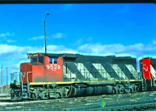 CNR 9529 GP40-2, Toronto, ON, 04/88; Kodachrome Original
