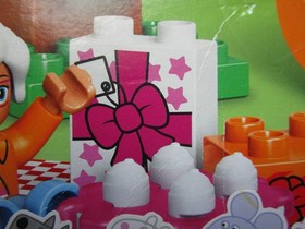 Lego DUPLO My Town Birthday Picnic 10832 Retired 2017 w/ Box +Minifigs *READ*