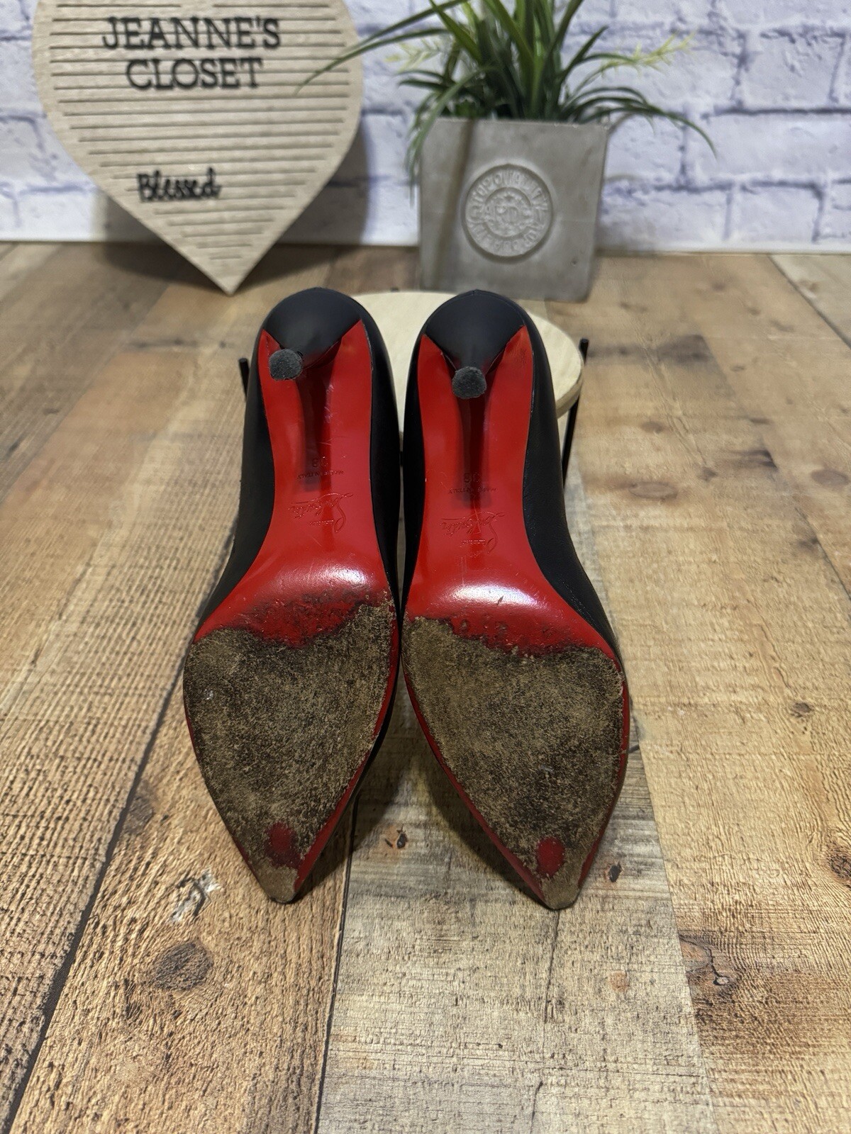 Christian Louboutin Apostrophy 100 Leather Pumps 38 image 6