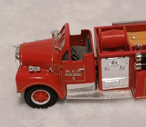 CORGI CLASSICS 52602 MACK B PUMPER FIRE DEPARTMENT TRUCK LIMITED - Picture 12 of 15