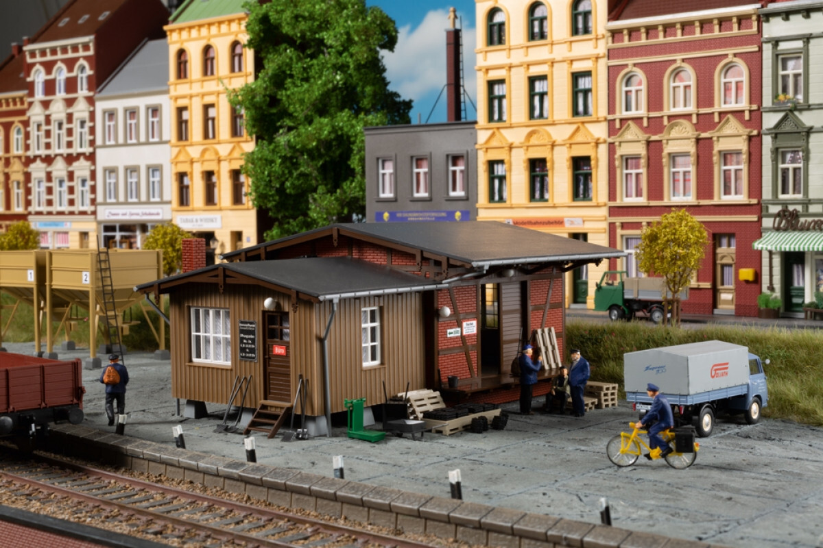 Auhagen H0 11465 - Brennstoffhandel Bausatz          Neuware