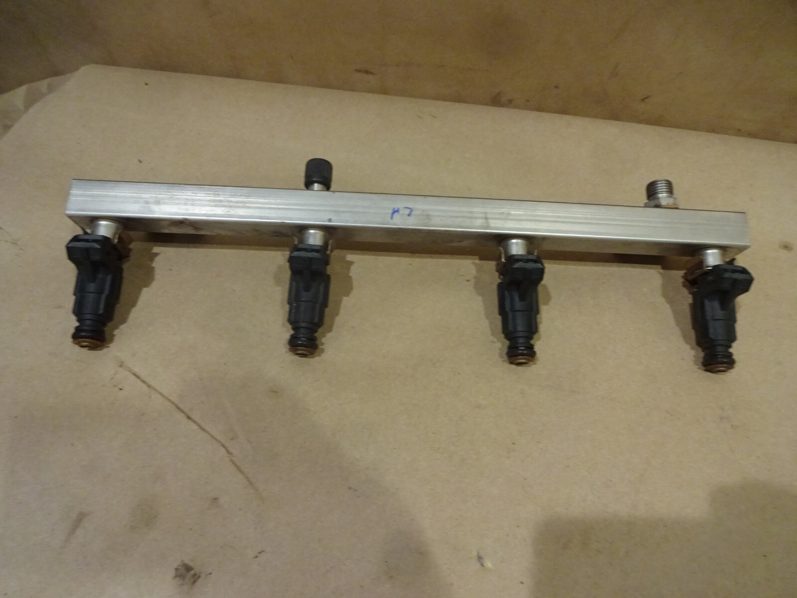 Maserati 4200,Quattroporte -LH Fuel Injector Rail/Tube W/ Injectors - P/N 197845