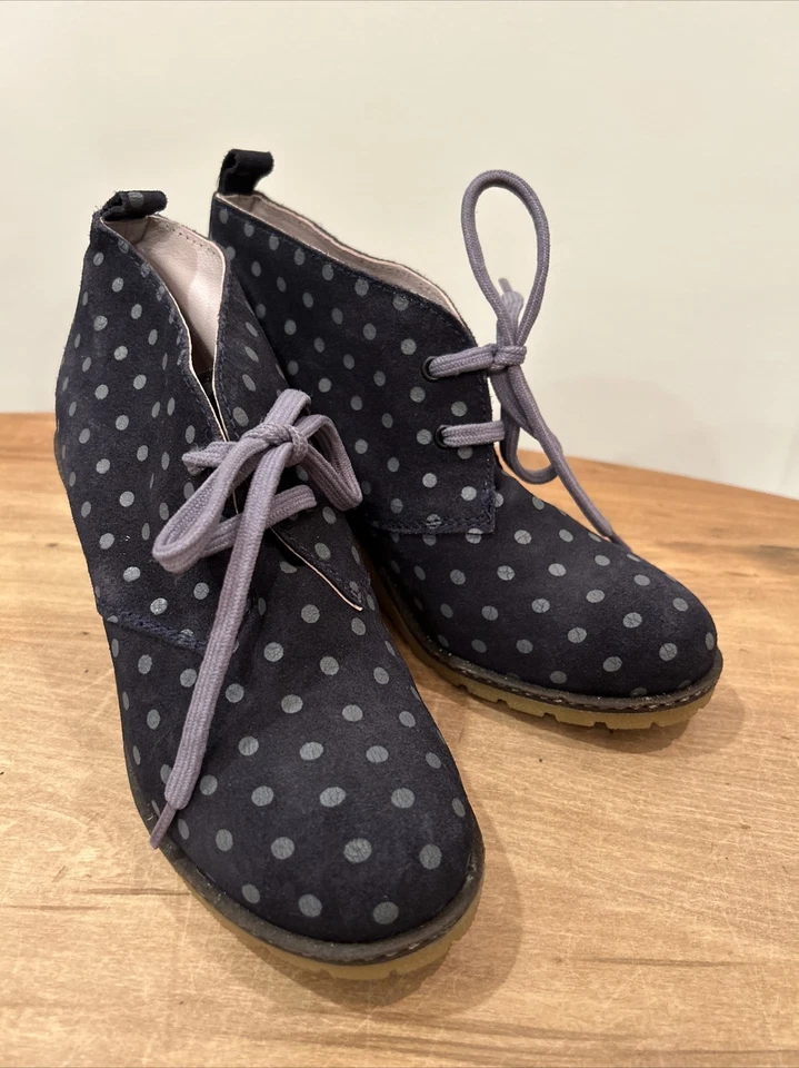 Boden Zapatos 38 EE. UU. 7 Azul Lunares Gamuza Cuña Botines con Cordones al Tobillo Foto 2 de 3
