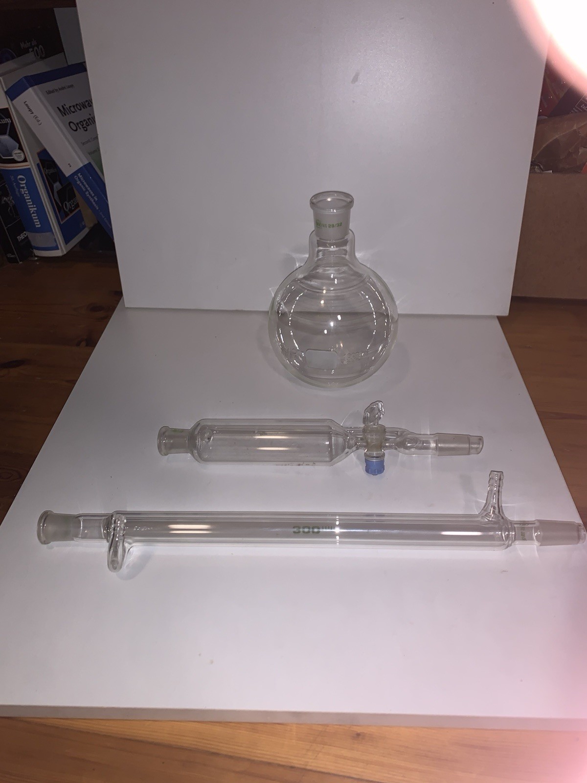 Laborglas Konvolut Standkolben, Tropftichter mit Druckausgleich, Liebigkühler