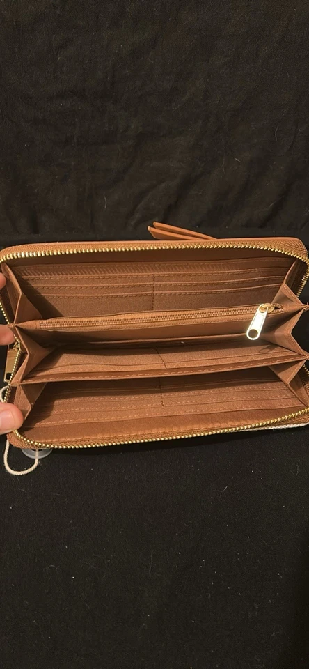 NEW Tommy Hilfiger Tri-fold Continental Checkbook & Wallet-Khaki/Brown - Image 4 of 4