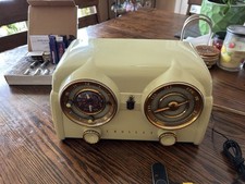 Mid-Century Crosley D25TN Radio a valvole da cruscotto con orologio, verde avocado