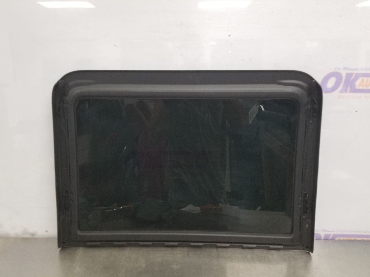 Maserati Levante Front Sunroof glass