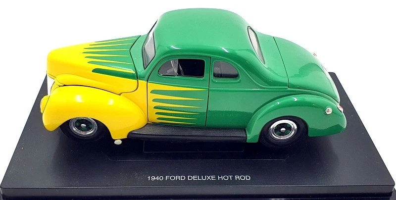 Eagle Universal Hobbies 1/18 Scale 814007 1940 Ford Deluxe Hot Rod Green/Yellow - Image 3 of 4