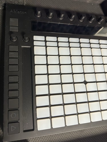 Ableton Push 1 Midi Controller for Live / Includes ODYUSA Hard Case - Picture 11 of 11