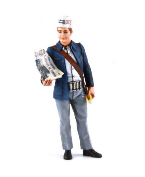 Figurine de vendeur de journaux FLM 1/18 avec Le Maine Libre de 1966 en résine peinte