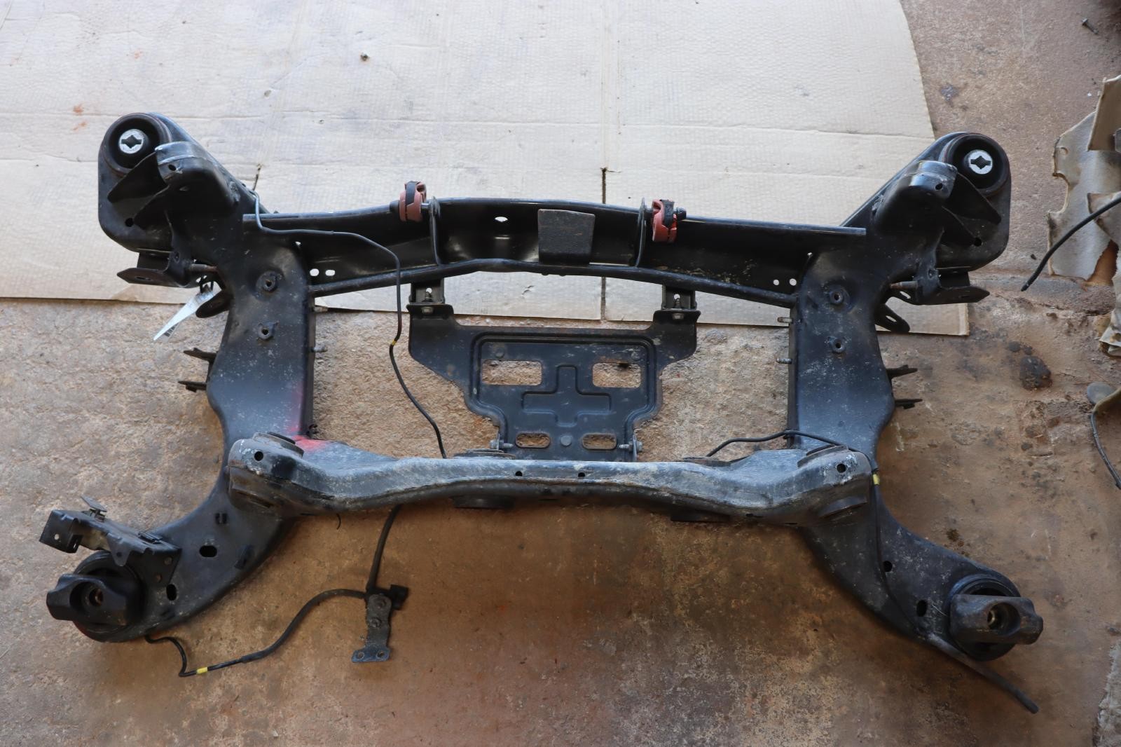 2014-2020 MASERATI QUATTROPORTE S Q4 REAR SUSPENSION SUBFRAME CROSSMEMBER OEM
