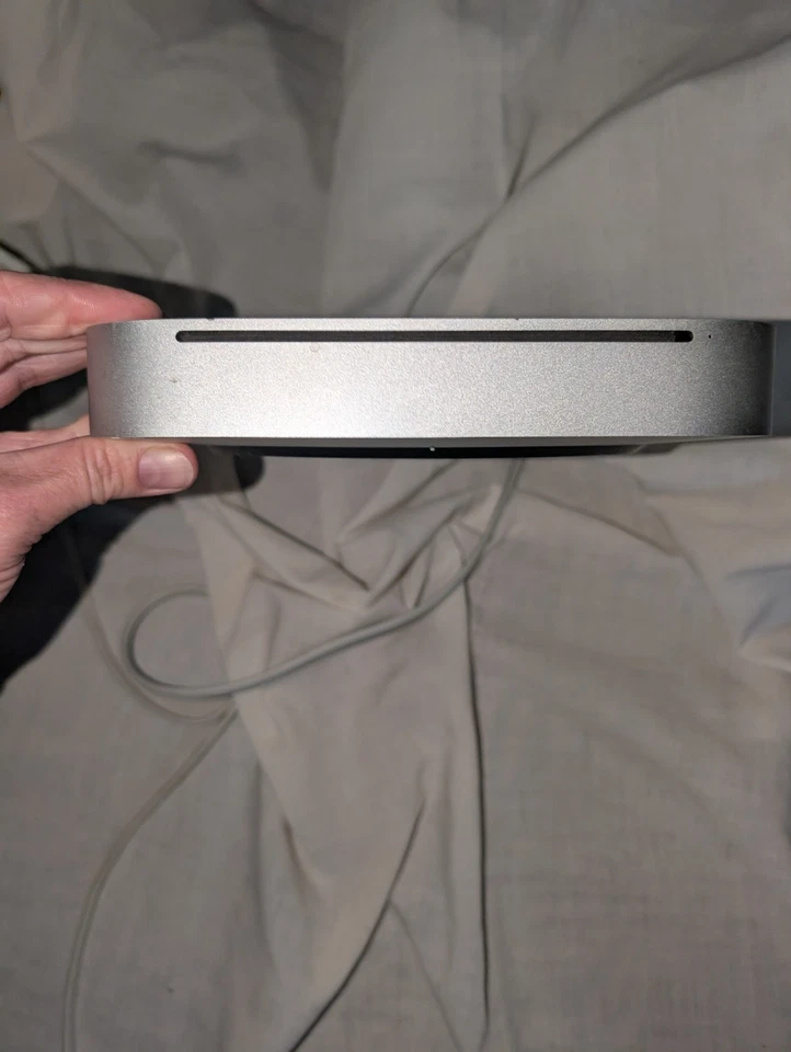 2010 Mac Mini powers up - Image 3 of 4