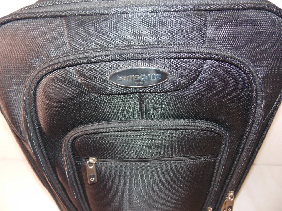 Samsonite 1910 Expandable 20” Soft Side Rolling Carry On Luggage EXCELLENT - Image 3 of 4