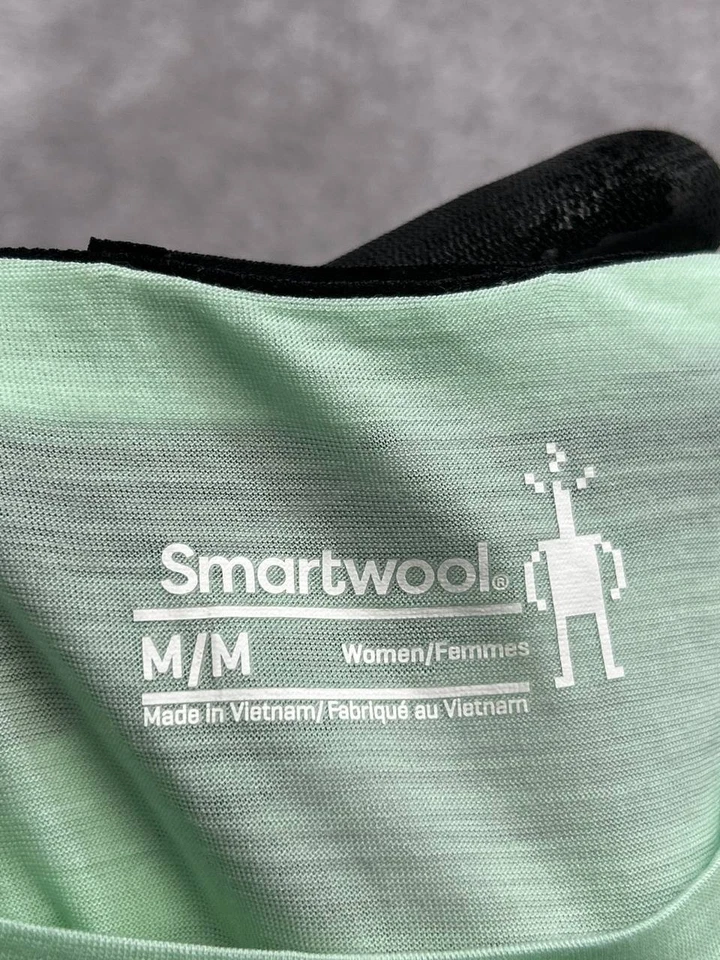 Camiseta Smartwool Active Ultralite para mujer mediana verde logotipo cuello en V manga raglán Foto 4 de 4