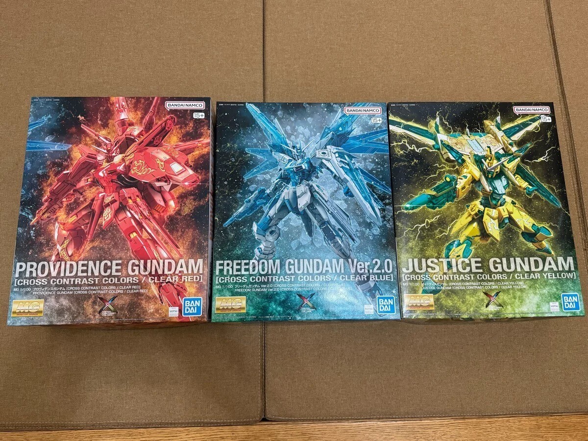 Bandai MG 1/100 Freedom, Justice, Providence Gundam Cross