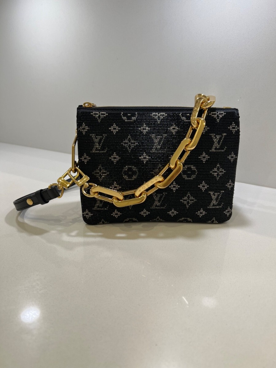 【残少! SALE】 Louis Vuitton Coussin BB ハンドバッグ Louis Vuitton Coussin BB Black Embossed Monogram Lambskin