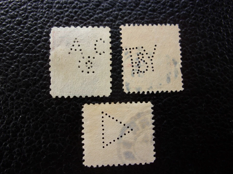 ETATS-UNIS - 3 timbres oblitérés perforés (A7) - Photo 2/2