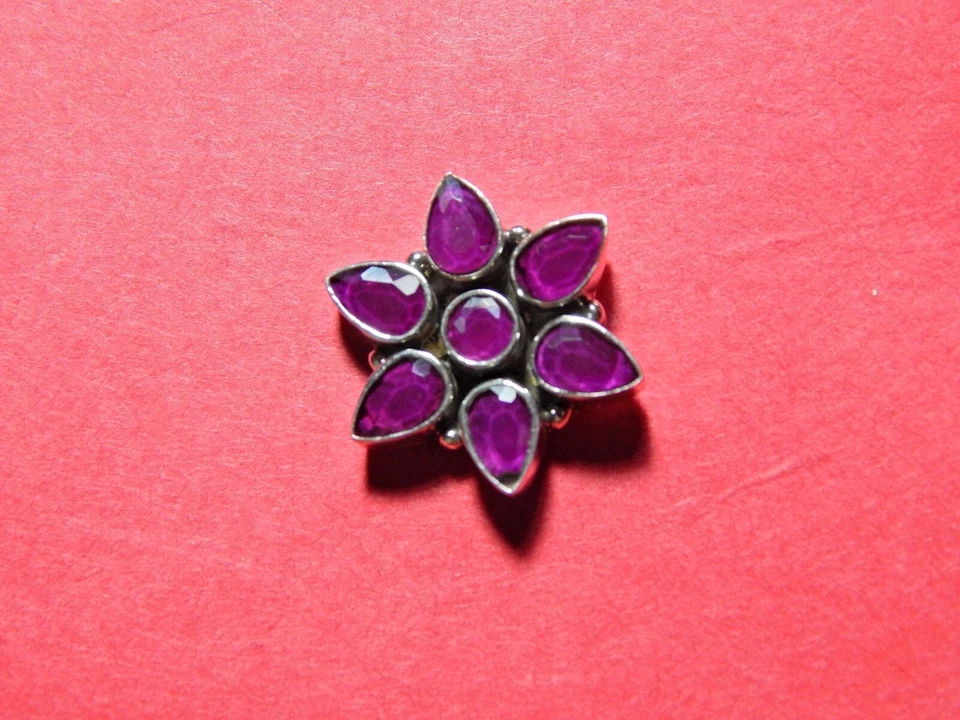 Pendientes de boda de plata de ley 925 con flores de rubí natural Foto 3 de 4