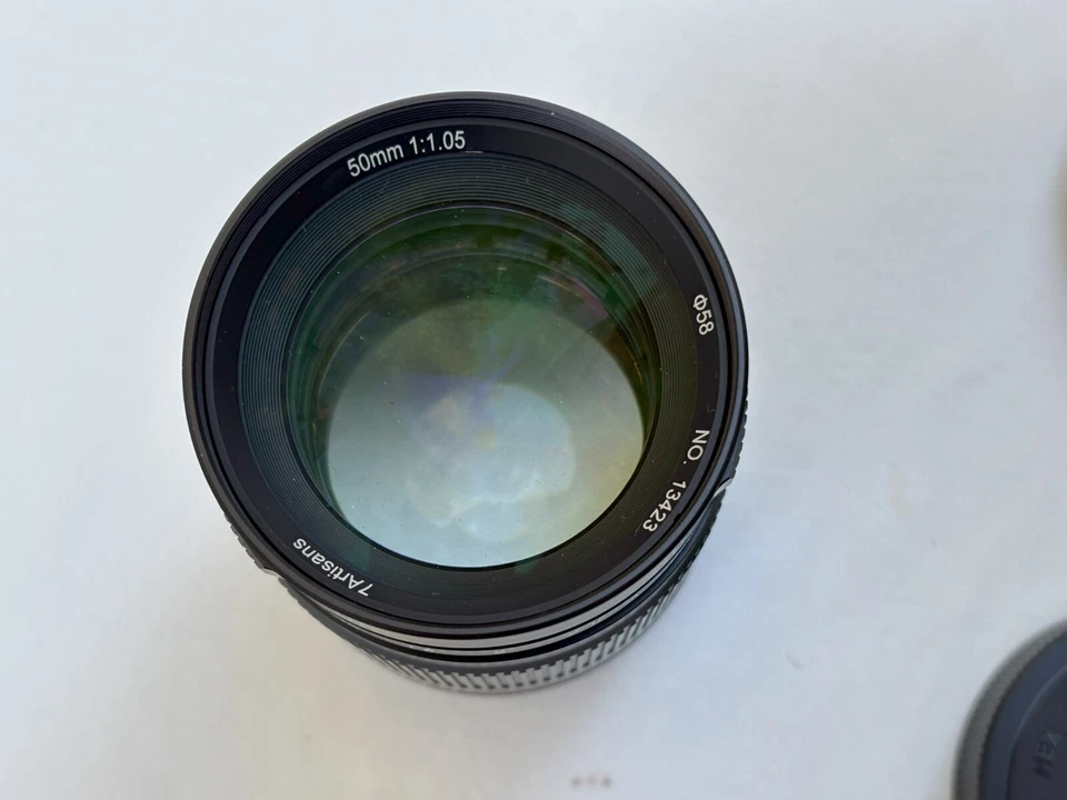 7artisans 50mm f/1.05 Lens for Leica L Mount Mirrorless Camera - Image 3 of 4