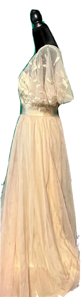 Vestidos de noche para mujer talla grande bordados con manga corta. Excelente forma Foto 3 de 4