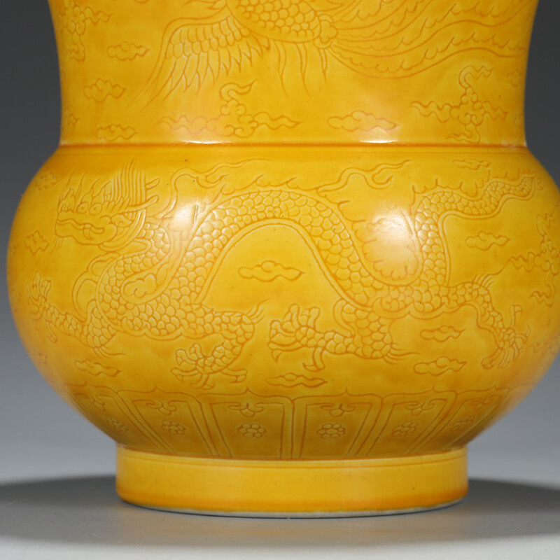 6.6“ Old Chinese Dynasty Ming Dynasty Yellow glaze Dragon pattern