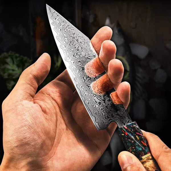 Kurohana (黒花) - Japanese Damascus Steel Chef's Knife (5.5 inch) - 119.99$ MSRP