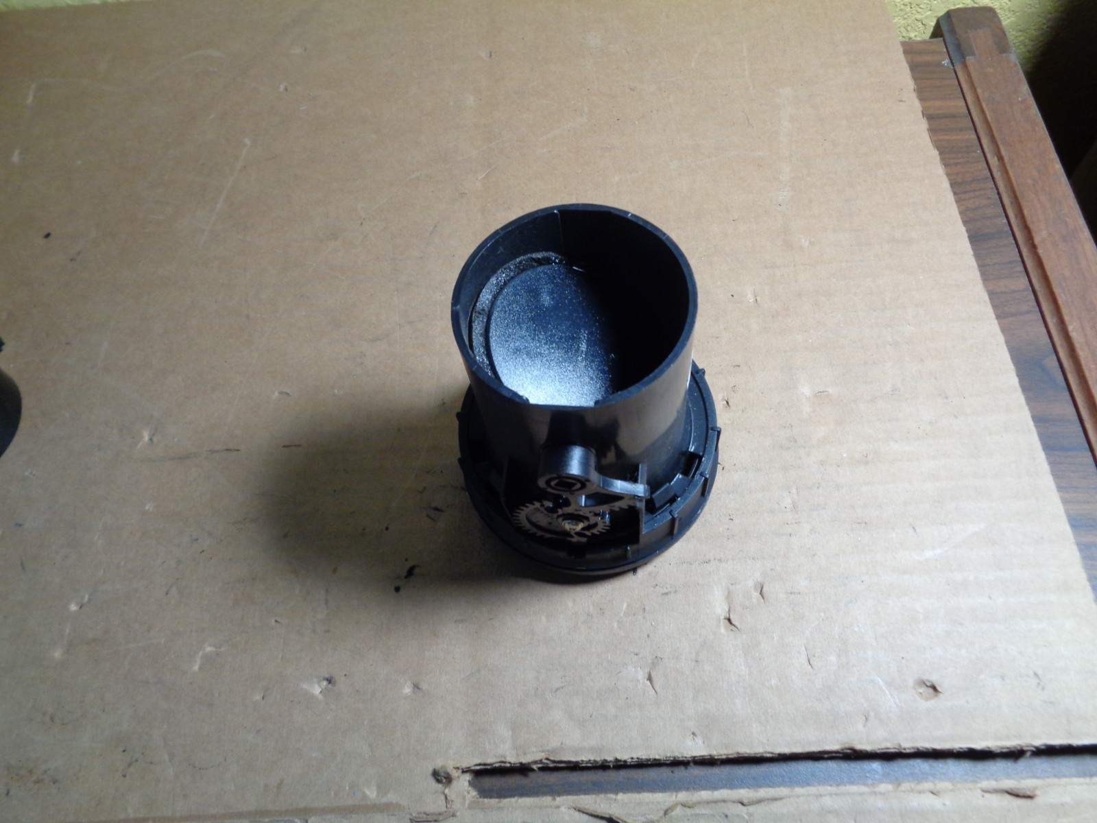 Ferrari 575 - Dash Vent Air Opening - Part 66845100