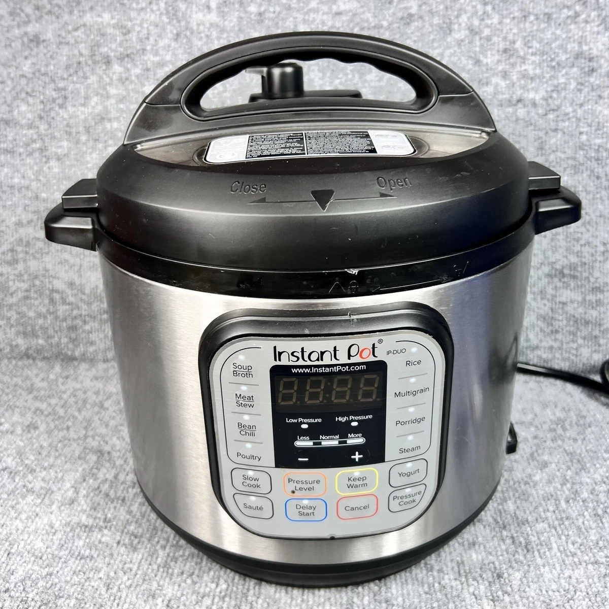 Instant Pot IP-DUO60 6 qt. 7-in1 Electric Pressure Cooker - Black