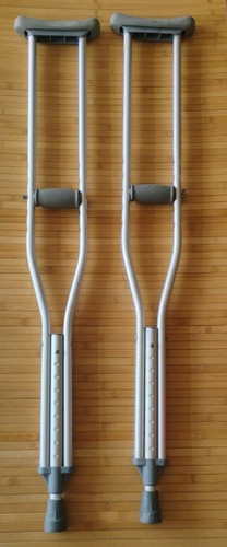 PSS Adult Adjustable Underarm Crutches Pair (5'2" - 5'10") - Good Condition 