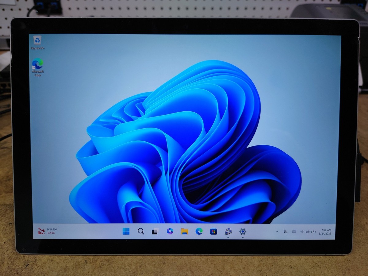 Surface Pro5 1807 SSD 256GB メモリ 8GB