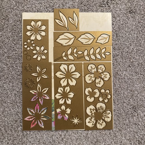 Anna Griffin Mini 3D Flower 7 PIECE Dies, Magnetic Plate, AG-764H